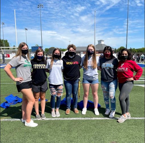 (Left to right) Pictured are seniors Roni Nickerson, Riley Hines, Caitlyn Butler, A. Grabner, Keely Crane, Leslie Quiroz, and Kendra Walker