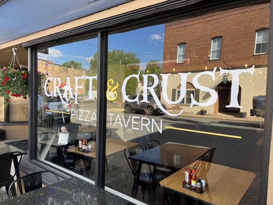 Craft+%26+Crust+Pizza+Tavern+opened+in+Remington+in+early+December+and+has+been+the+new+home+for+pizza+amongst+community+members.+Photo+by+Mr.+Sealey.+
